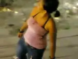 Gadis-gila-yang berm ...