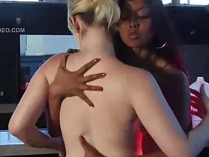 Adegan pertama love  ...
